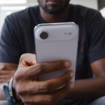 « Ce n’est pas terrible » : MKBHD souligne deux défauts majeurs de l’iPhone Air