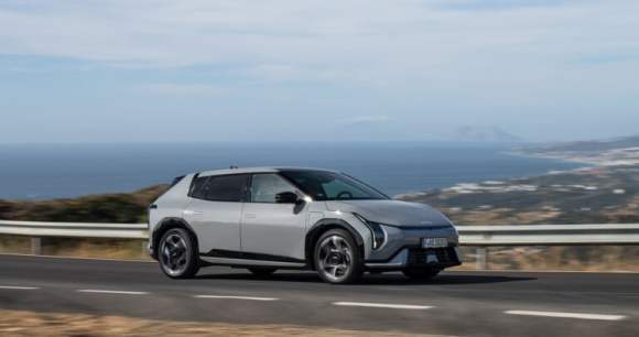kia-ev4-gt-line-wolf-gray-dynamic-digital-1920×1080-010