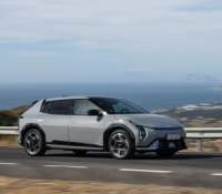 kia-ev4-gt-line-wolf-gray-dynamic-digital-1920×1080-010 kia-ev4-gt-line-wolf-gray-dynamic-digital-1920×1080-010