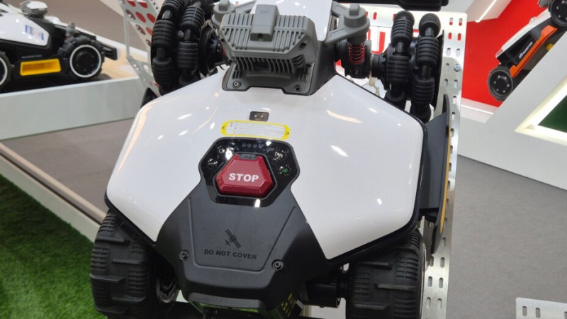 Cette tondeuse robot promet enfin d’en finir avec la corvée des bordures Cette tondeuse robot promet enfin d’en finir avec la corvée des bordures