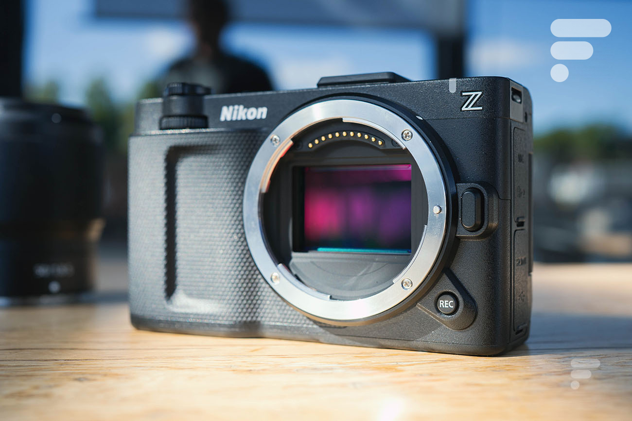 Le Nikon ZR