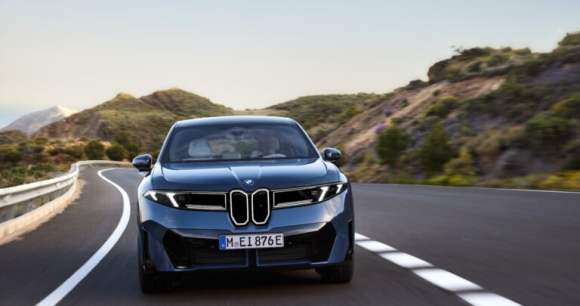 BMW iX3 (2025) // Source : BMW