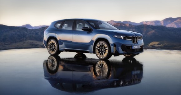 BMW iX3 (2025) // Source : BMW