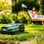 Lidl brade le robot tondeuse Parkside, un modèle pratique et pas cher pour les jardins de 250 m²