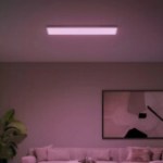 Amazon met en lumière cette promo sur le plafonnier connecté rectangulaire Philips Hue Surimu