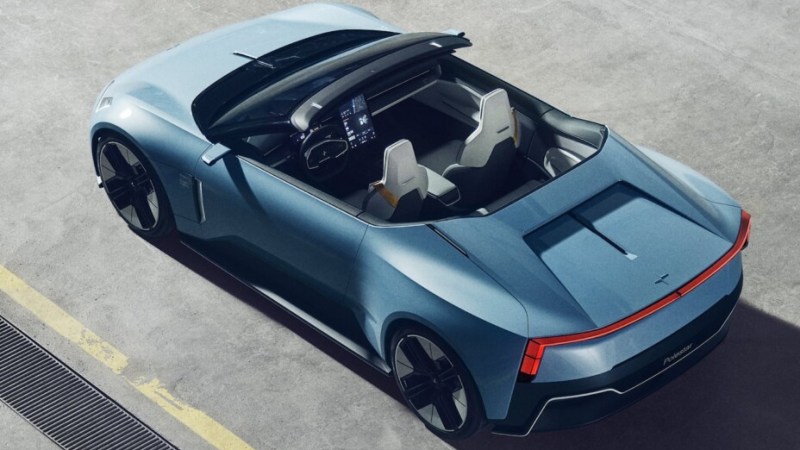 Cette magnifique voiture électrique cabriolet signée Polestar prend déjà l’eau