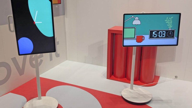 The MovingStyle, un téléviseur Samsung tactile sous TizenOS sur batterie de 27 pouces The MovingStyle, un téléviseur Samsung tactile sous TizenOS sur batterie de 27 pouces