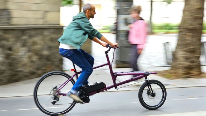 1 000 W de puissance et 120 Nm de couple : on a essayé ce nouveau kit d’électrification pour vélo surpuissant, et ça décoiffe