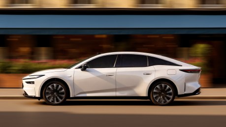 Toyota BZ7 profil