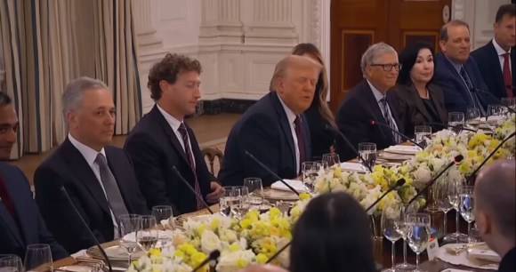 Trump hosts Mark Zuckerberg, Tim Cook and tech CEOs for White House dinner – YouTube – 0-0-00