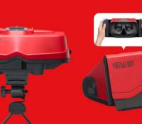 L'accessoire standard (à gauche) et la version carton (à droite).