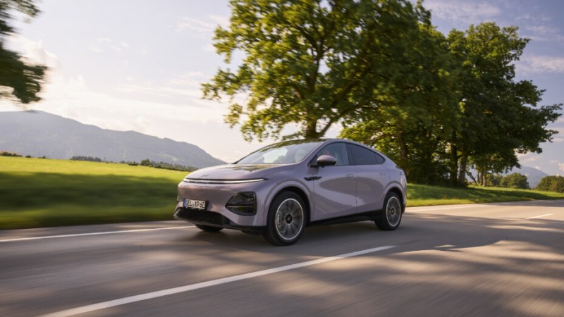 On a roulé avec la nouvelle Xpeng G6 2025 qui se recharge en 12 minutes et qui fait (presque) mieux que la Tesla Model Y