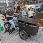 Autonomie délirante et jamais-vu, recharge ultra rapide et solaire : ce vélo électrique signé Zendure impressionne