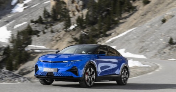 Alpine A390 // Source : Alpine