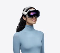 Apple-Vision-Pro-hero-251015