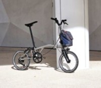 Le vélo pliant électrique Brompton T line. // Source : M. Lauraux pour Frandroid Le vélo pliant électrique Brompton T line. // Source : M. Lauraux pour Frandroid