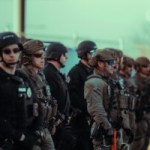 ICEBlock, Red Dot : Google et Apple suppriment les applications permettant aux citoyens de s’entraider face à la police de Donald Trump