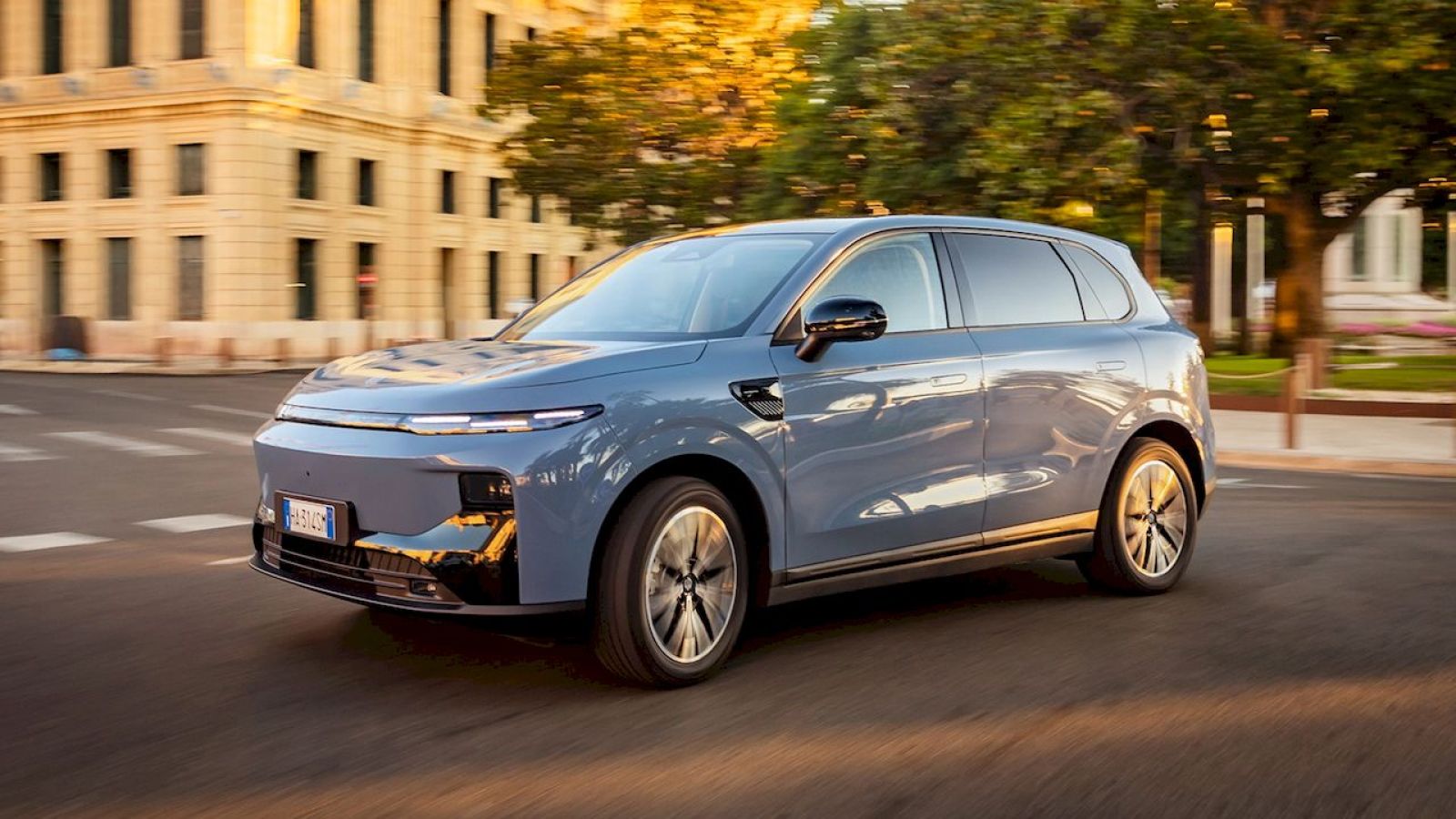 On a essayÃ© le Leapmotor B10 : le SUV Ã©lectrique chinois de Stellantis qui arrive en Europe