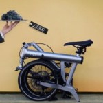 Un demi-kilo de caviar et un vélo électrique : ce fabricant se moque ouvertement de Brompton et de son dernier VAE très onéreux