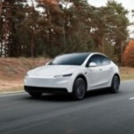 Le nouveau Tesla Model Y « abordable » est disponible en France : on vous dit si c’est une bonne affaire par rapport à l’ancienne version