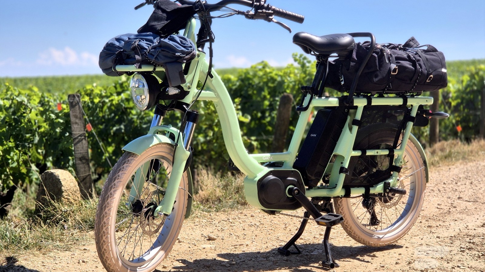 On a roulÃ© avec le nouveau Gaya Ã©lectrique sur les routes du vin : un biplace plus...