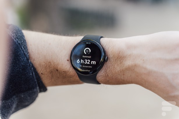 La Google Pixel Watch 4 // Source : Chloé Pertuis - Frandroid
