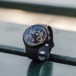 Wear OS 6.1 arrive : ces deux nouveautés vont vous simplifier la vie en voyage et en famille