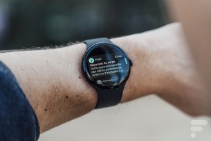 La Google Pixel Watch 4 // Source : Chloé Pertuis - Frandroid