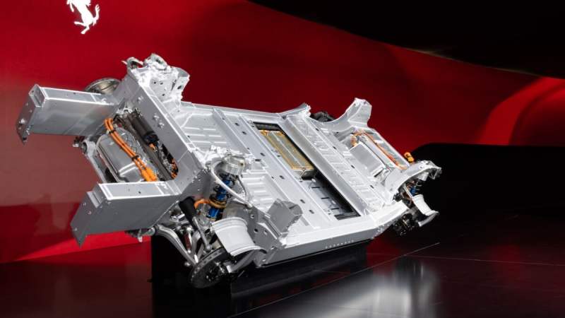 On en sait plus sur la prochaine voiture électrique de Ferrari&nbsp;: plus de 1 000 chevaux et 4 moteurs