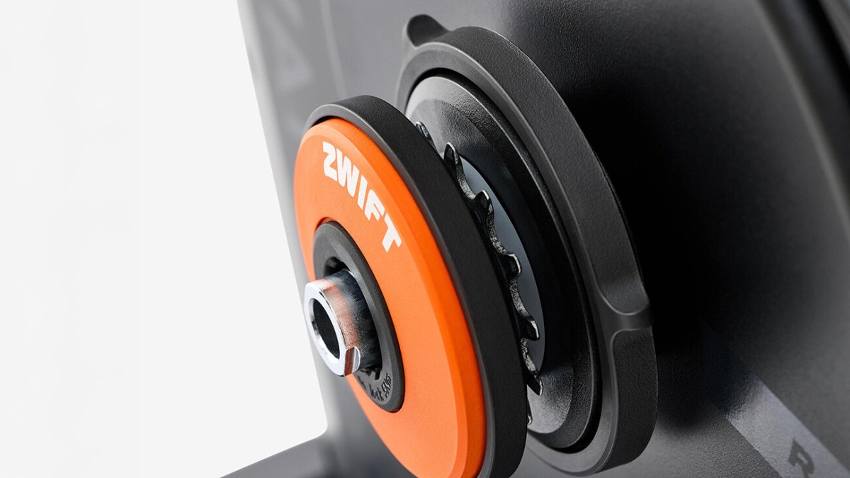 Le Zwift Cog sur le home trainer Van Rysel RCR