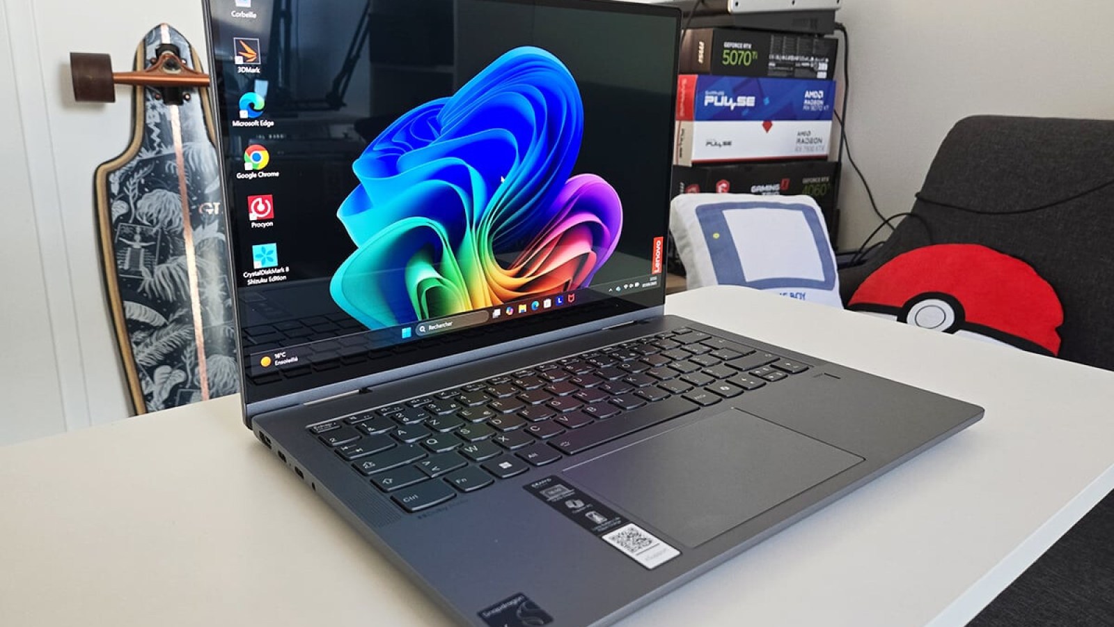 Avec 200 â‚¬ de moins, ce laptop Lenovo 2-en-1 boostÃ© au Snapdragon X Plus devient un super...