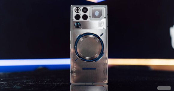 Redmagic 11 Pro // Source : Frandroid