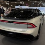 On est montés à bord de la Xpeng P7+ qui arrive en France : la moins chère des voitures électriques XXL