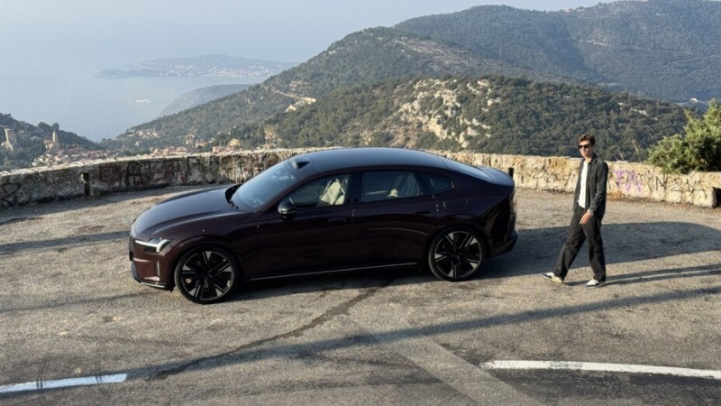 On a essayé la Volvo ES90, une voiture électrique qui rend les longs voyages faciles On a essayé la Volvo ES90, une voiture électrique qui rend les longs voyages faciles