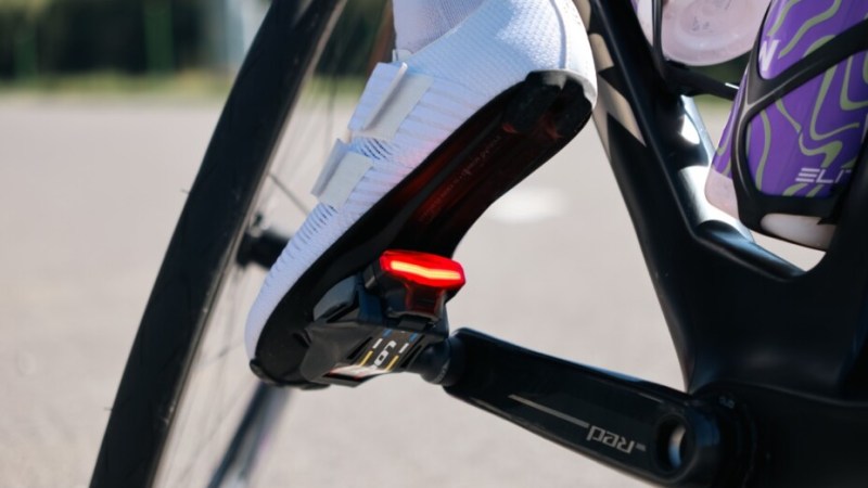 Cette pédale pour vélo peut être vue des automobilistes jusqu’à 1 km