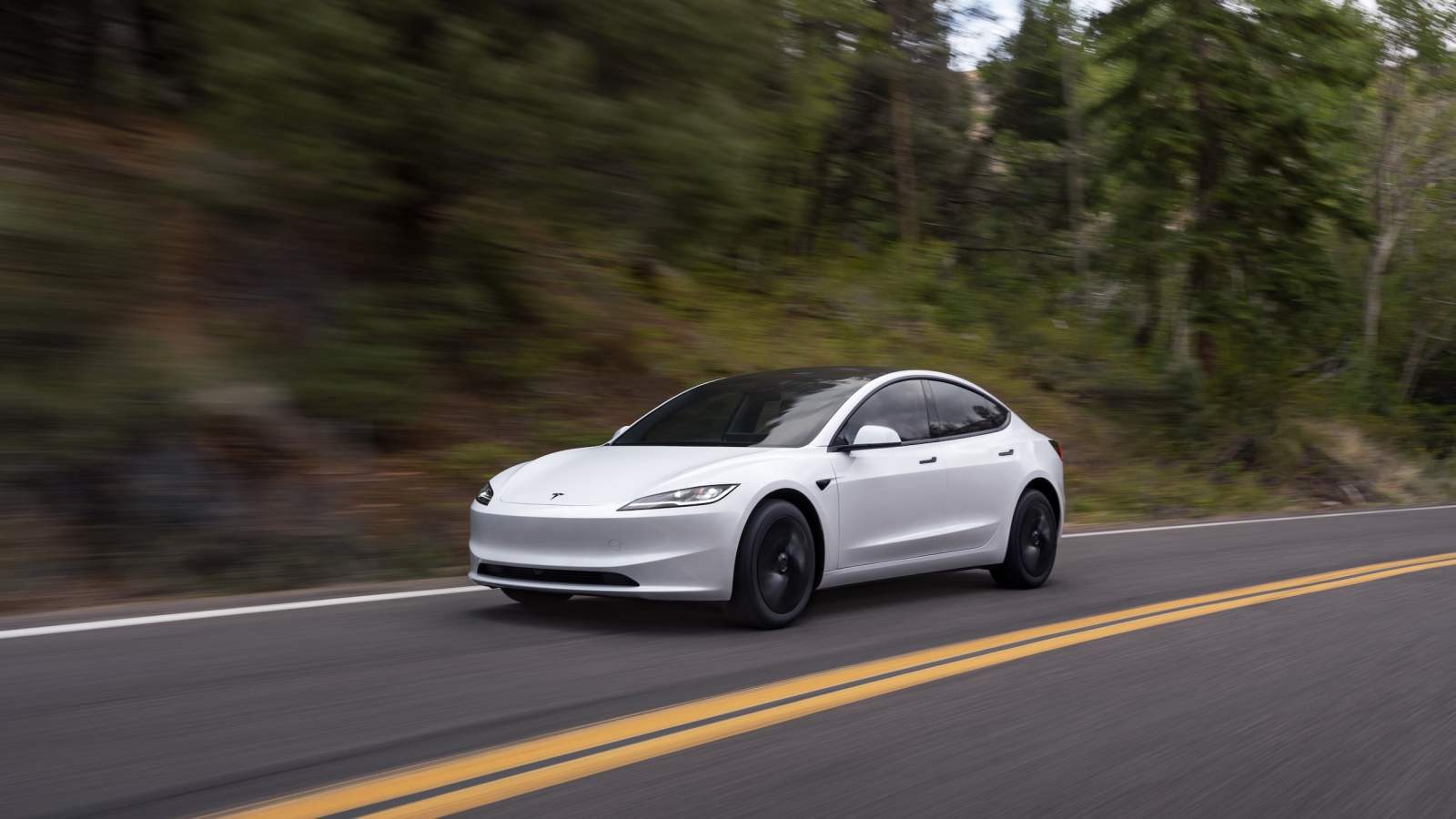 La Tesla Model 3 pourrait bientÃ´t coÃ»ter moins cher en France avec cette nouvelle version