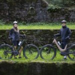 Moustache dévoile ses nouveaux vélos électriques urbains et tout-chemin : tout pour le confort