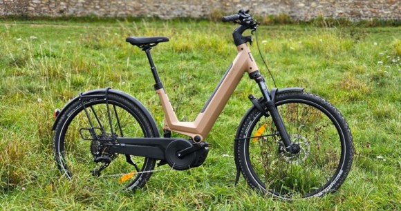 Le vélo électrique tout-chemin Moustache Xroad FS 2025. // Source : M. Lauraux pour Frandroid