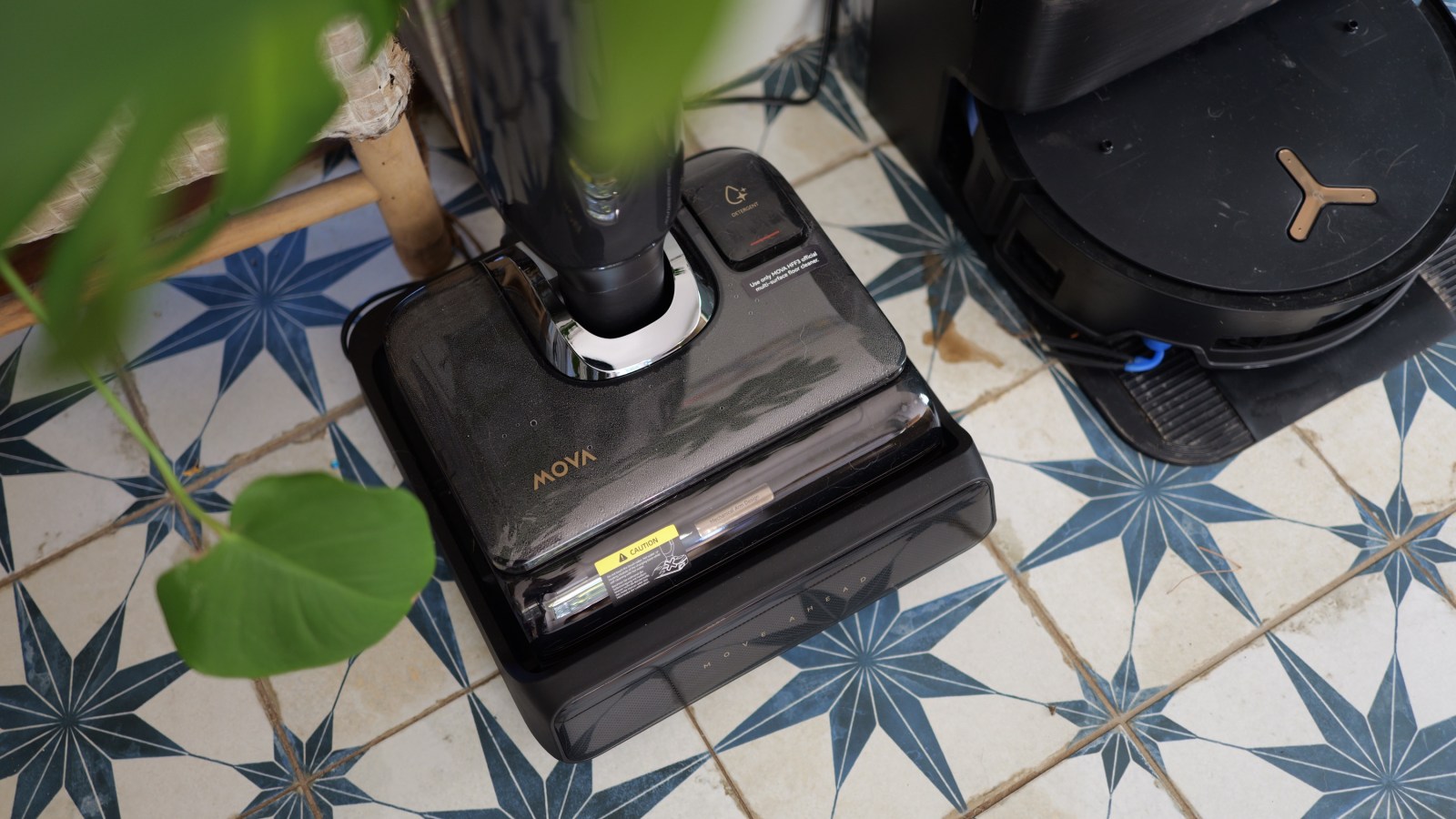 Test du Mova M50 Ultra : un balai laveur qui promet un nettoyage sans effort