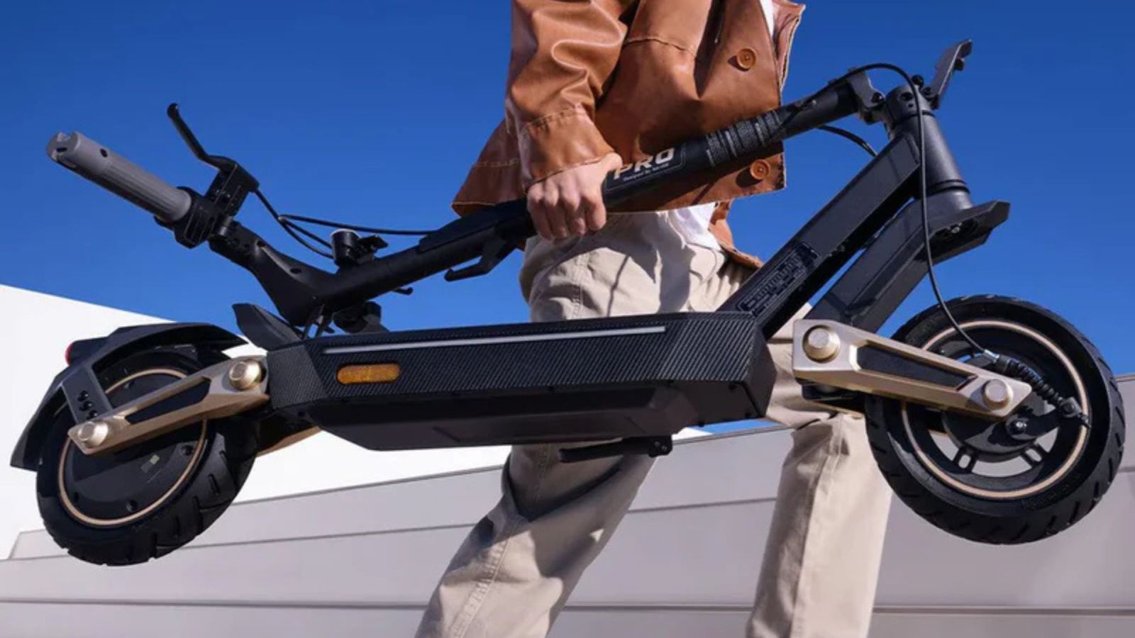 Cdiscount retire 150 â‚¬ Ã  la Navee ST3, une trottinette Ã©lectrique performante sur 60 km