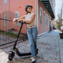 Une trottinette électrique bien équipée (moteur 450 W) avec près de 200 € de remise, c’est chez Cdiscount que ça se passe