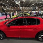 On est monté à bord de la Peugeot e-208 GTI : la Peugeot la plus excitante depuis longtemps est une voiture électrique