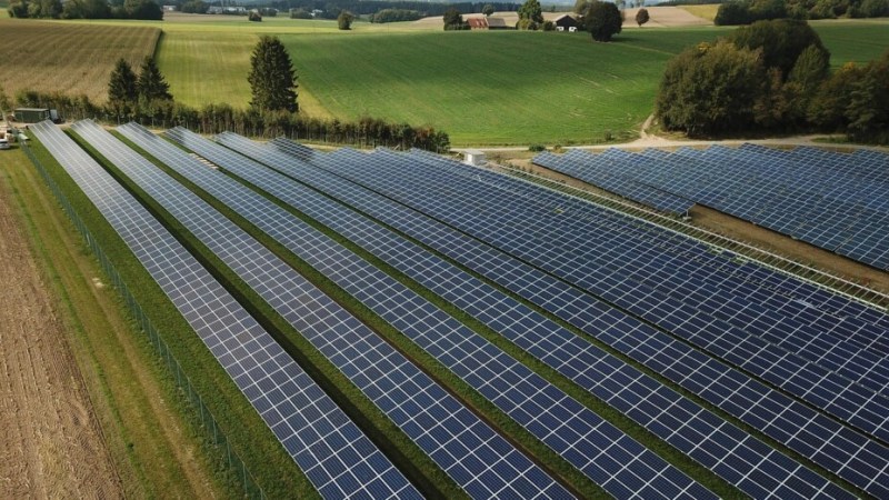 Panneaux solaires : pourquoi les décisions récentes du gouvernement refroidissent les particuliers en 2025 Panneaux solaires : pourquoi les décisions récentes du gouvernement refroidissent les particuliers en 2025