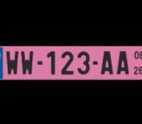 Plaque d'immatriculation rose