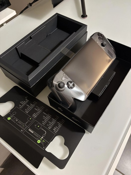 received-my-xbox-rog-ally-x-today-from-amazon-france-v0-vngp30bu9esf1