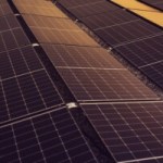 Les panneaux solaires de ce Youtubeur produisent de l’électricité en pleine nuit grâce à la Lune