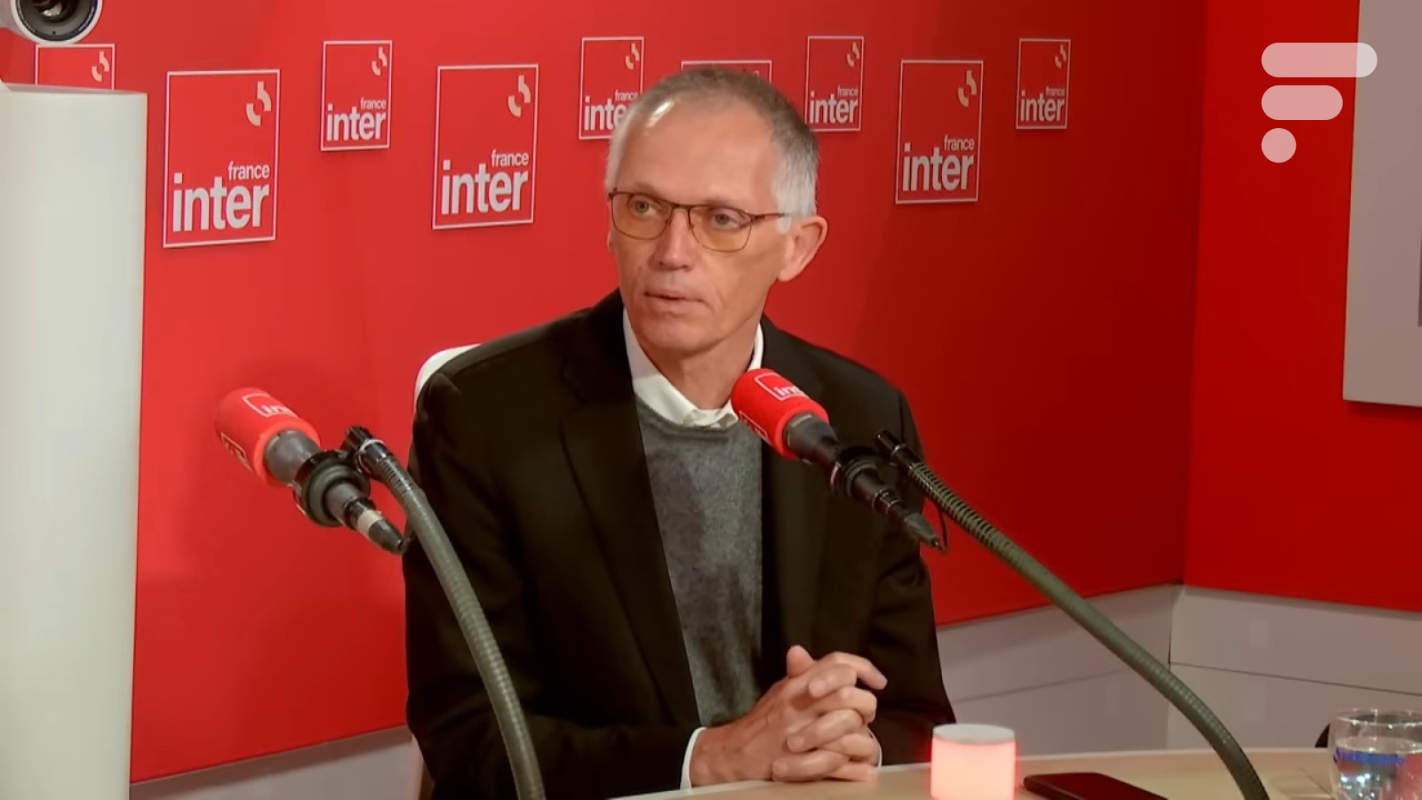 « On était prêts pour l’électrique » : Carlos Tavares réécrit l’histoire de l’effondrement de Stellantis (Peugeot, Citroën, Jeep, Fiat, etc.)