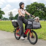 Tern dégaine un panier vélo avant très pratique capable de transporter vos animaux