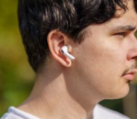 Les Apple AirPods Pro 3 sont un peu plus volumineux que leurs prédécesseurs