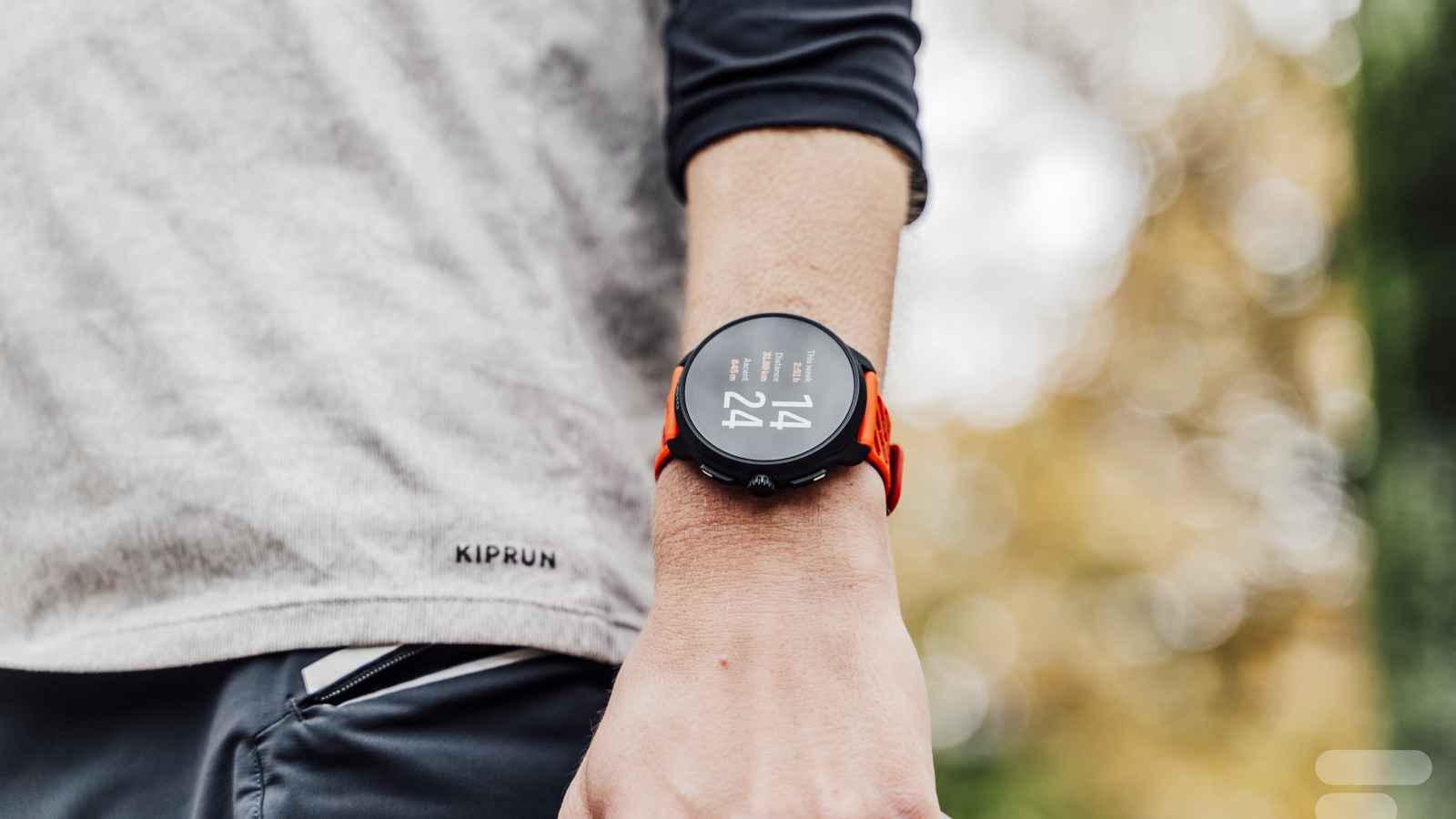 Test de la Suunto Race 2 : une montre de sport au bon rapport qualitÃ©-prix encore plus lumineuse